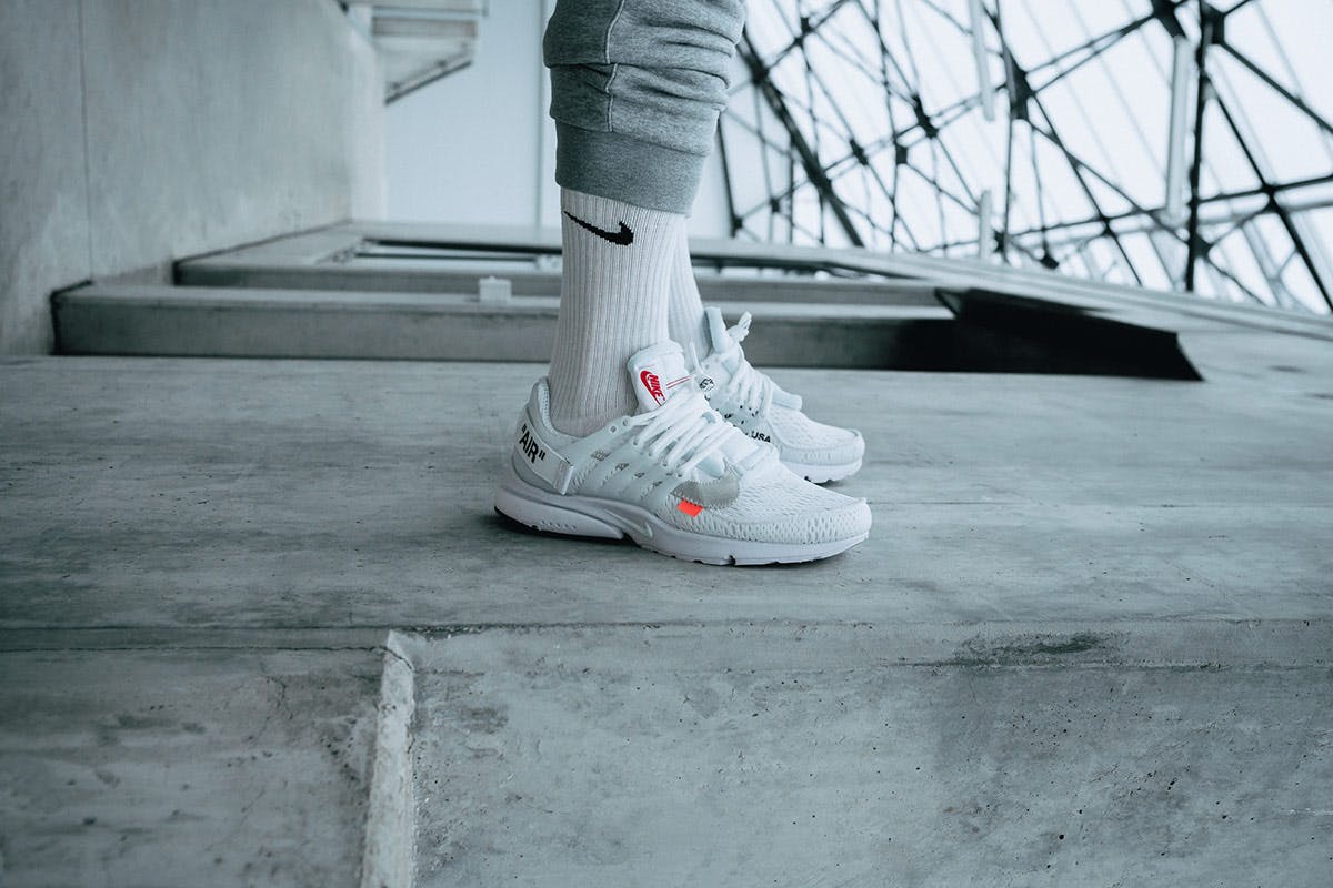 nike white air presto